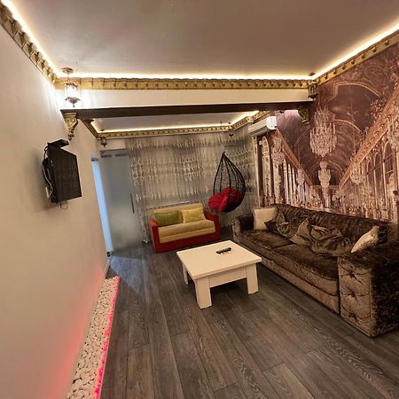 2 Bedrooms Heart Of City Center Chisináu Exterior foto