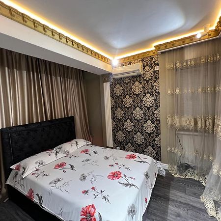 2 Bedrooms Heart Of City Center Chisináu Exterior foto
