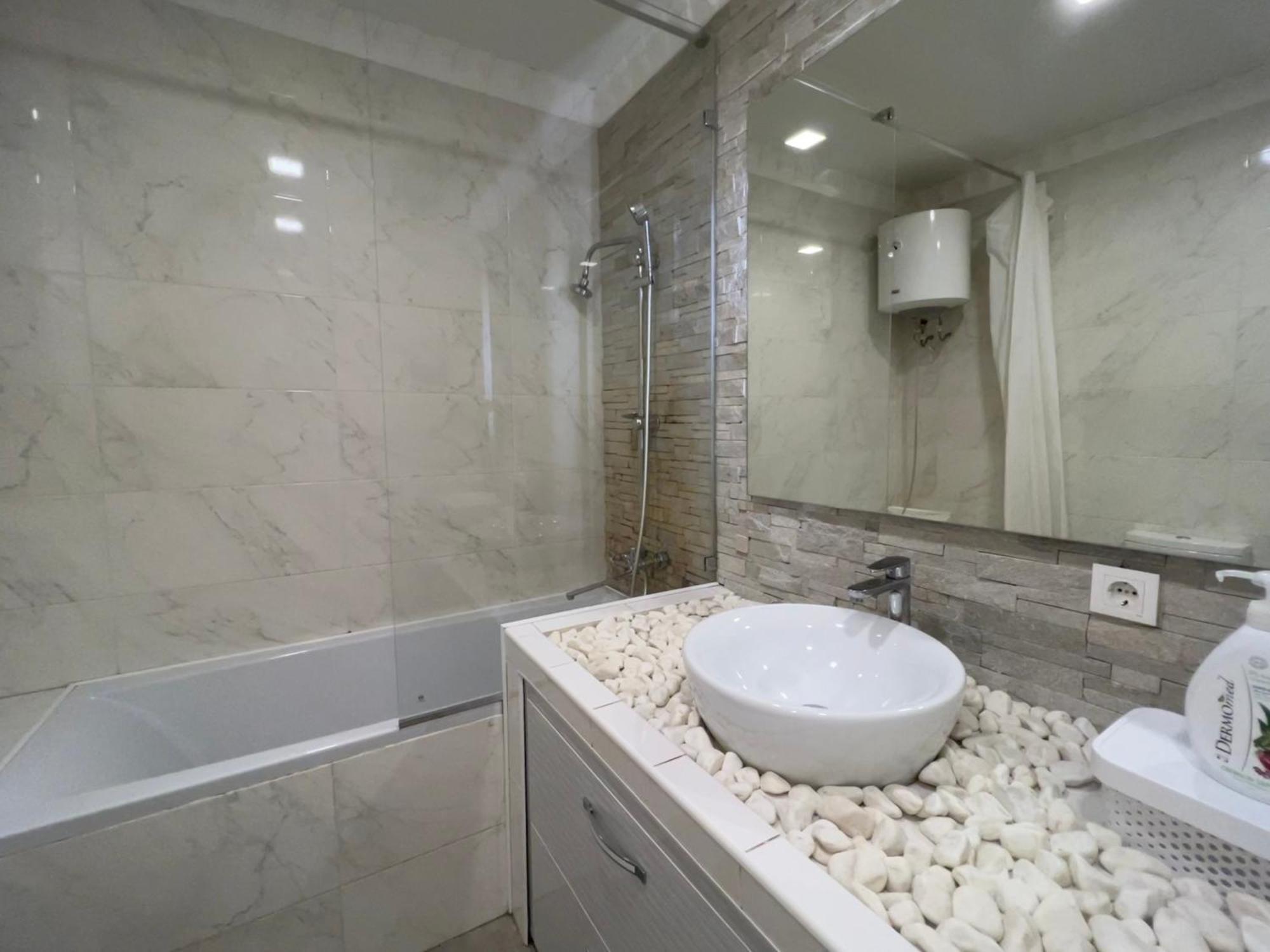 2 Bedrooms Heart Of City Center Chisináu Exterior foto