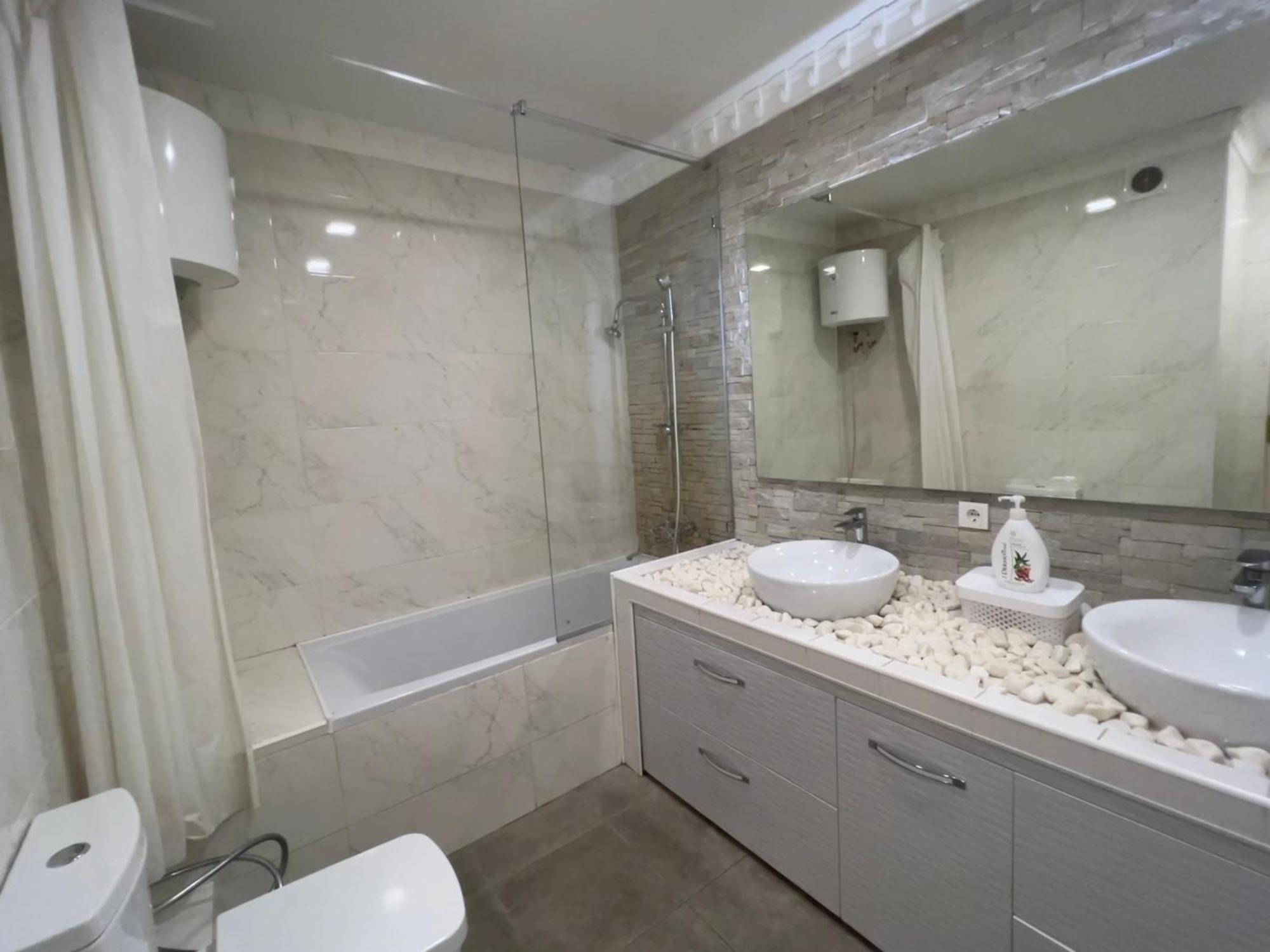 2 Bedrooms Heart Of City Center Chisináu Exterior foto