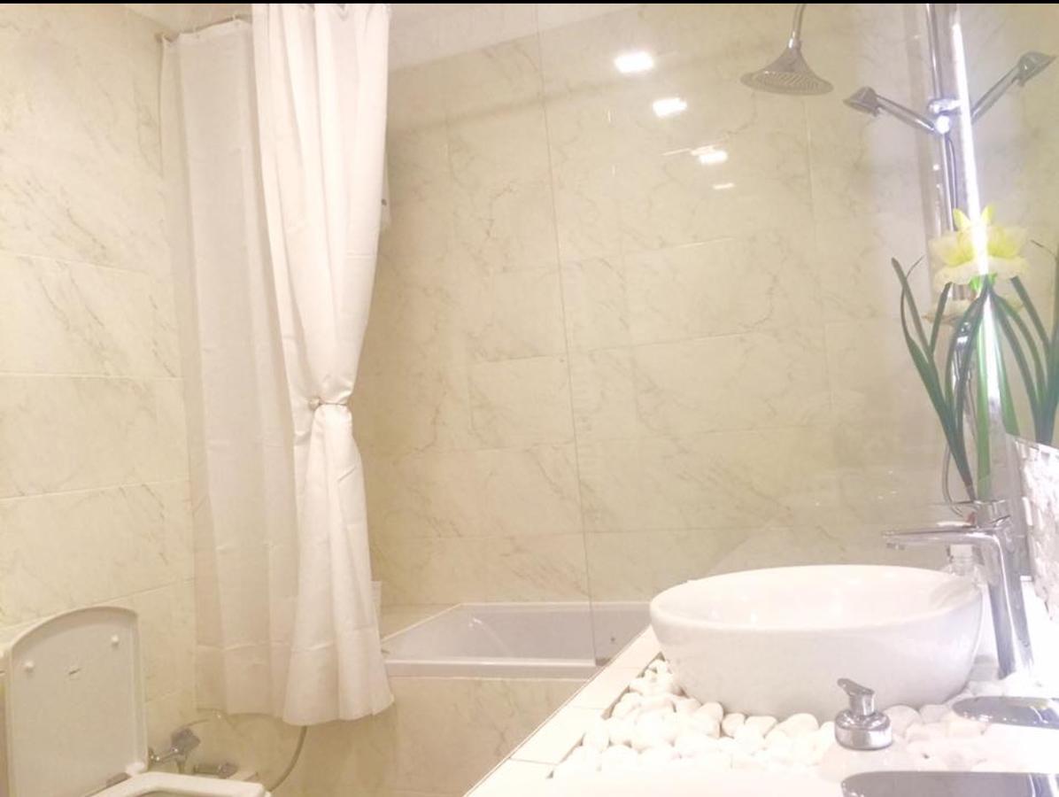 2 Bedrooms Heart Of City Center Chisináu Exterior foto